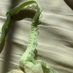 💚 Victoria Secret Demi Unlined Green Lace Bra w Rhinestone details 💚